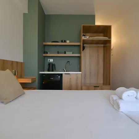 Akti Hotel *